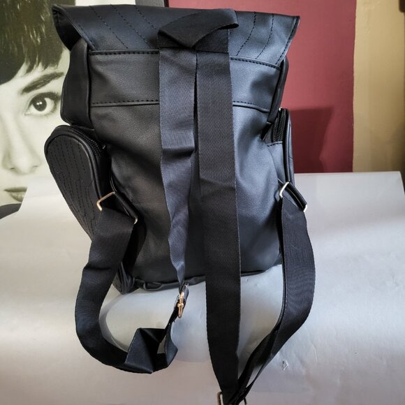 NWT SMALL VEGAN LEATHER OWL SLING BACKPACK - Picture 6 of 9